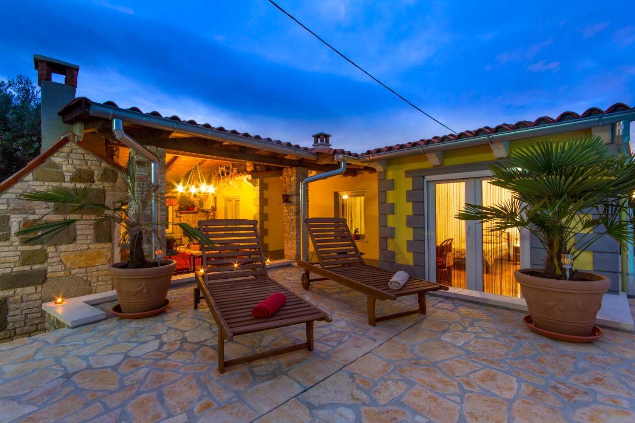 Holiday Home Bukovac Pula Luaran gambar