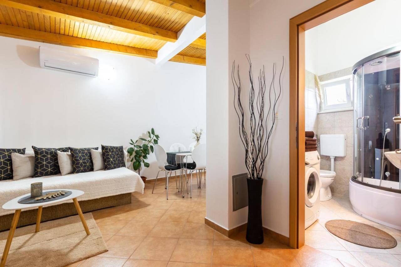 Holiday Home Bukovac Pula Luaran gambar